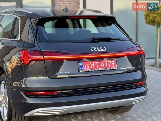 Серый Ауди E-Tron, объемом двигателя 0 л и пробегом 97 тыс. км за 21900 $, фото 18 на Automoto.ua