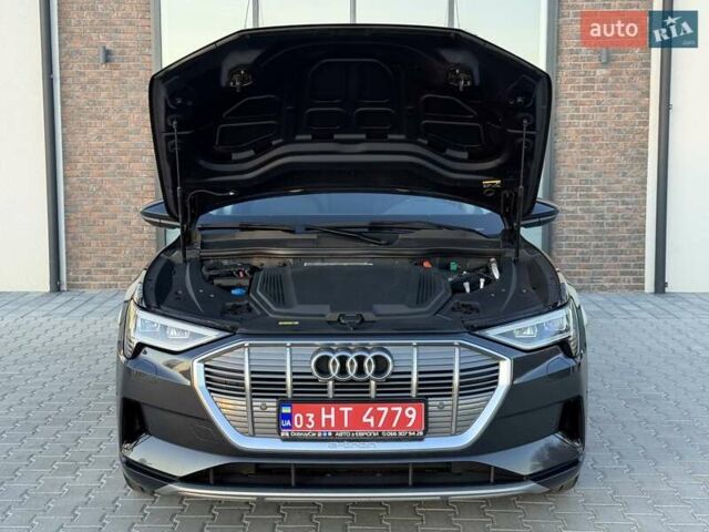 Серый Ауди E-Tron, объемом двигателя 0 л и пробегом 97 тыс. км за 21900 $, фото 28 на Automoto.ua