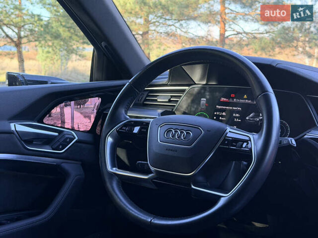 Серый Ауди E-Tron, объемом двигателя 0 л и пробегом 117 тыс. км за 28990 $, фото 23 на Automoto.ua