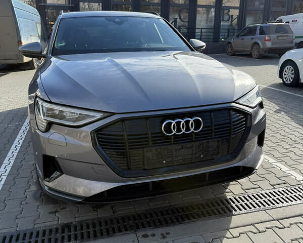 Серый Ауди E-Tron, объемом двигателя 0 л и пробегом 145 тыс. км за 37500 $, фото 6 на Automoto.ua