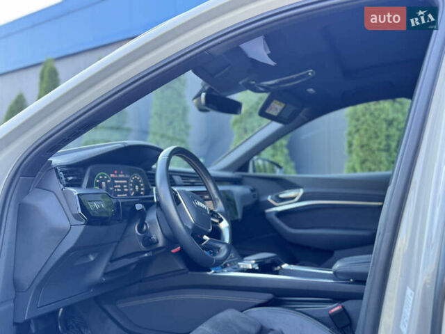 Сірий Ауді E-Tron, об'ємом двигуна 0 л та пробігом 105 тис. км за 34000 $, фото 17 на Automoto.ua