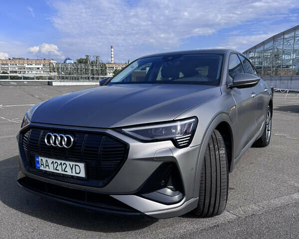 Серый Ауди E-Tron, объемом двигателя 0 л и пробегом 34 тыс. км за 43000 $, фото 5 на Automoto.ua