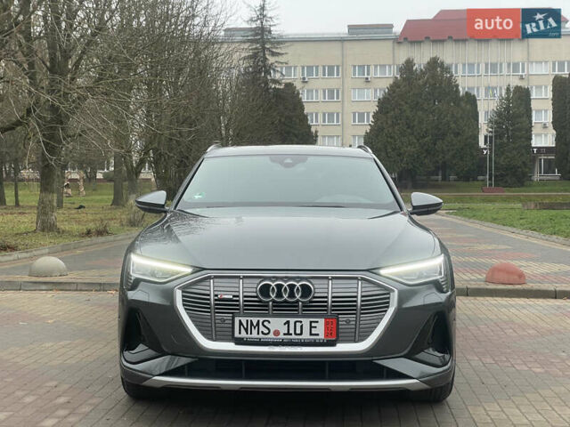 Серый Ауди E-Tron, объемом двигателя 0 л и пробегом 90 тыс. км за 34490 $, фото 2 на Automoto.ua