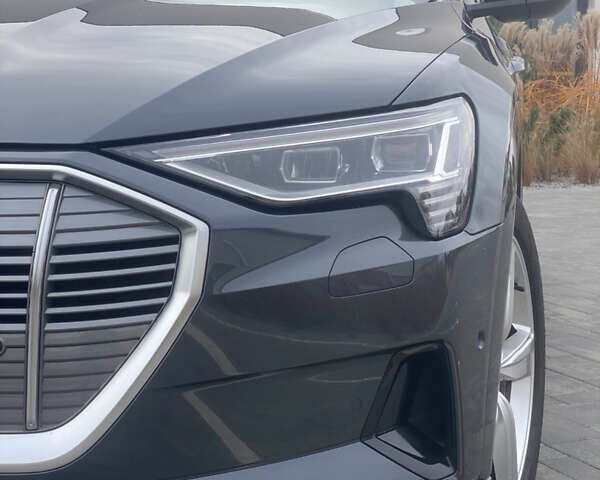 Ауди E-Tron 2020 в Луцке на Automoto.ua Серый Ауди E-Tron, объемом двигателя 0 л и пробегом 128 тыс. км за 25000 $, фото 16 на Automoto.ua