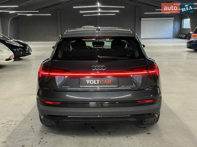 Серый Ауди E-Tron, объемом двигателя 0 л и пробегом 207 тыс. км за 20000 $, фото 31 на Automoto.ua
