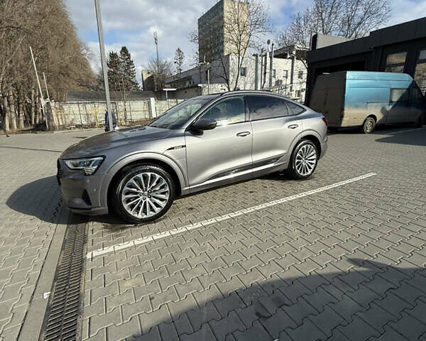 Серый Ауди E-Tron, объемом двигателя 0 л и пробегом 145 тыс. км за 37500 $, фото 23 на Automoto.ua