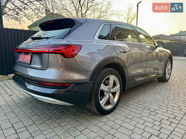 Сірий Ауді E-Tron, об'ємом двигуна 0 л та пробігом 143 тис. км за 27900 $, фото 32 на Automoto.ua