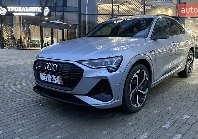 Серый Ауди E-Tron, объемом двигателя 0 л и пробегом 93 тыс. км за 39500 $, фото 4 на Automoto.ua