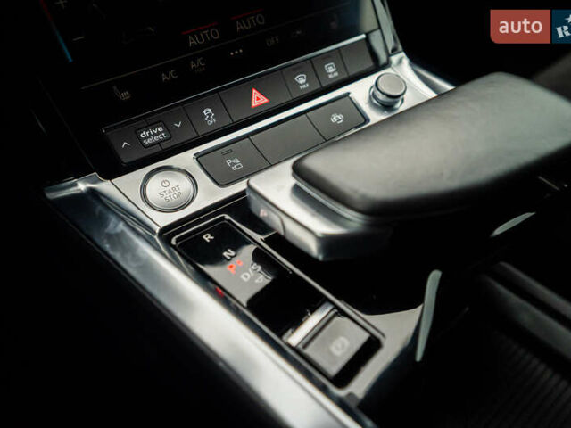 Сірий Ауді E-Tron, об'ємом двигуна 0 л та пробігом 154 тис. км за 25900 $, фото 82 на Automoto.ua