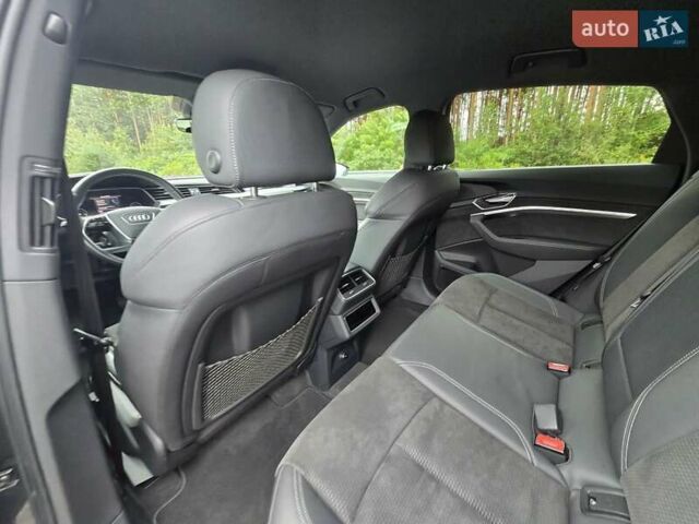Серый Ауди E-Tron, объемом двигателя 0 л и пробегом 71 тыс. км за 33999 $, фото 51 на Automoto.ua