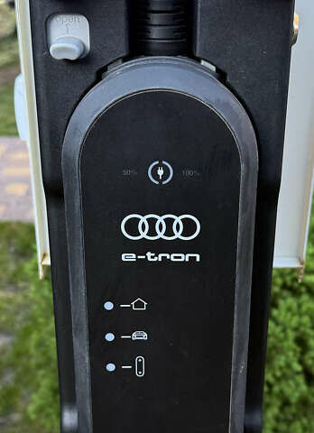 Ауді E-Tron 2020 у Києві на Automoto.ua Сірий Ауді E-Tron, об'ємом двигуна 0 л та пробігом 51 тис. км за 32000 $, фото 39 на Automoto.ua