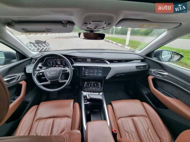 Серый Ауди E-Tron, объемом двигателя 0 л и пробегом 120 тыс. км за 29900 $, фото 22 на Automoto.ua