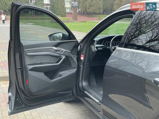 Серый Ауди E-Tron, объемом двигателя 0 л и пробегом 90 тыс. км за 34490 $, фото 9 на Automoto.ua