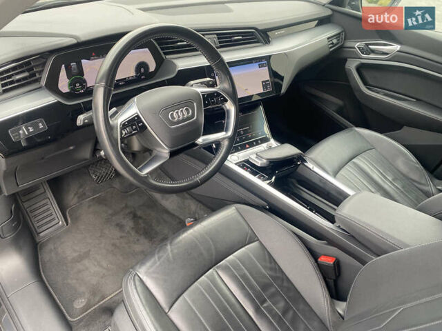 Ауди E-Tron 2020 в Луцке на Automoto.ua Серый Ауди E-Tron, объемом двигателя 0 л и пробегом 128 тыс. км за 25000 $, фото 26 на Automoto.ua