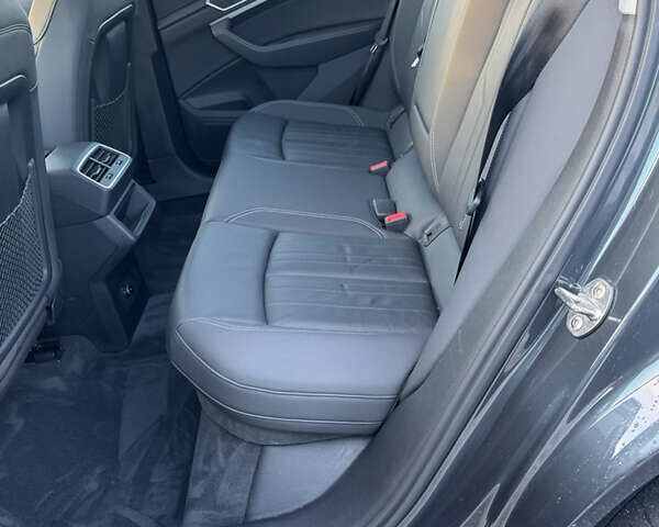 Серый Ауди E-Tron, объемом двигателя 0 л и пробегом 169 тыс. км за 26000 $, фото 23 на Automoto.ua