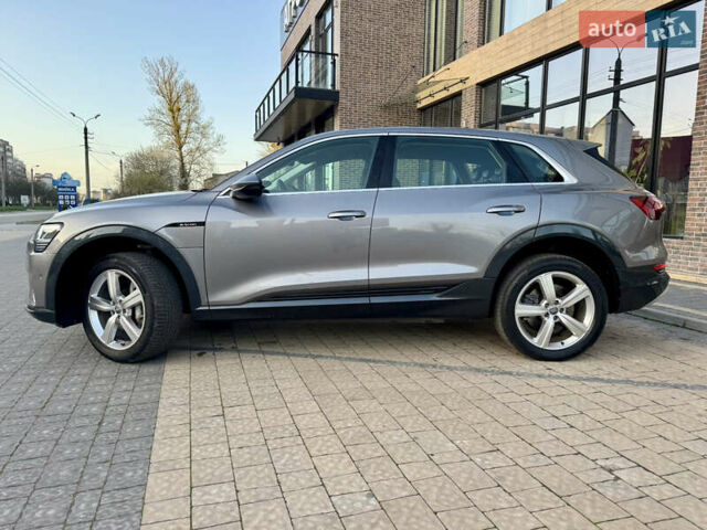 Сірий Ауді E-Tron, об'ємом двигуна 0 л та пробігом 143 тис. км за 27900 $, фото 4 на Automoto.ua