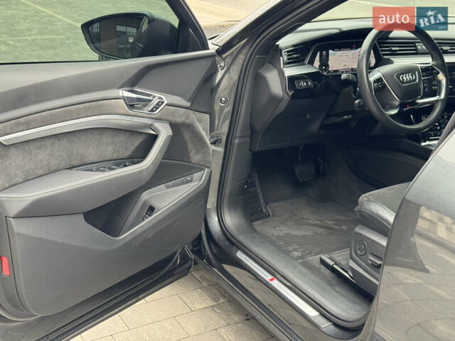 Сірий Ауді E-Tron, об'ємом двигуна 0 л та пробігом 140 тис. км за 33800 $, фото 25 на Automoto.ua