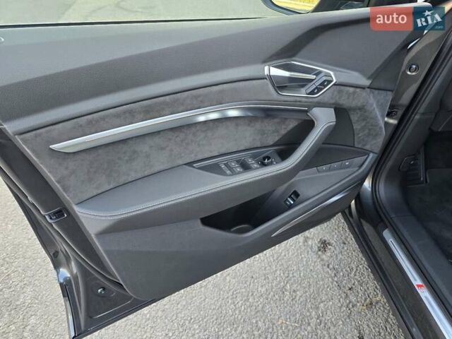 Сірий Ауді E-Tron, об'ємом двигуна 0 л та пробігом 67 тис. км за 37999 $, фото 33 на Automoto.ua