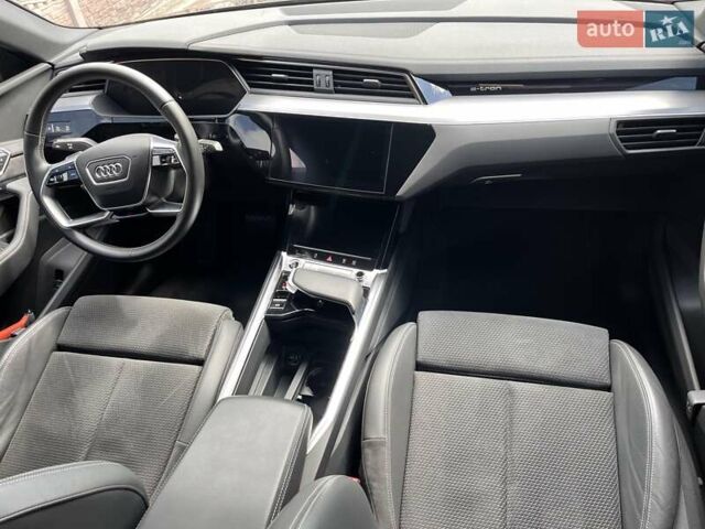 Серый Ауди E-Tron, объемом двигателя 0 л и пробегом 54 тыс. км за 35000 $, фото 33 на Automoto.ua