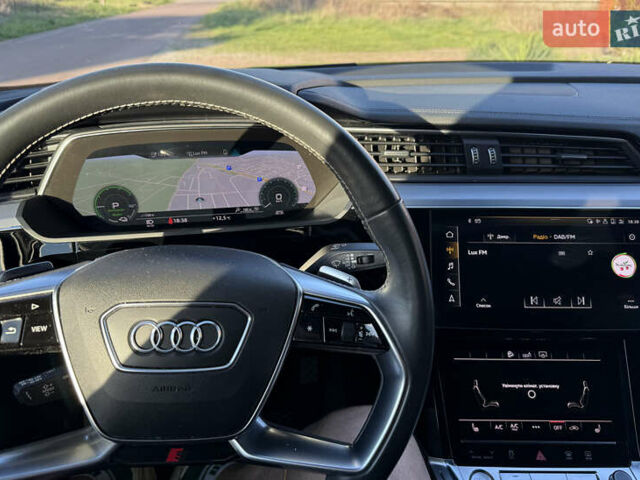 Ауді E-Tron 2020 у Києві на Automoto.ua Сірий Ауді E-Tron, об'ємом двигуна 0 л та пробігом 51 тис. км за 32000 $, фото 22 на Automoto.ua