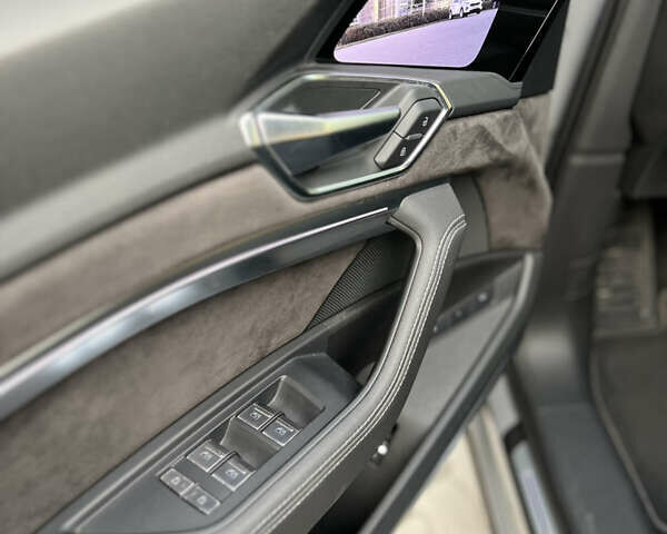 Ауди E-Tron 2020 в Луцке на Automoto.ua Серый Ауди E-Tron, объемом двигателя 0 л и пробегом 104 тыс. км за 33000 $, фото 23 на Automoto.ua