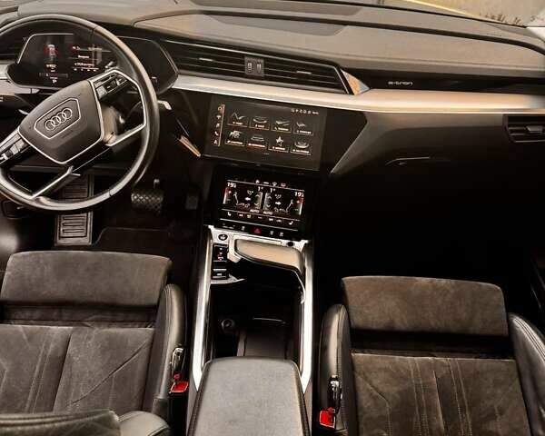 Серый Ауди E-Tron, объемом двигателя 0 л и пробегом 90 тыс. км за 37000 $, фото 9 на Automoto.ua