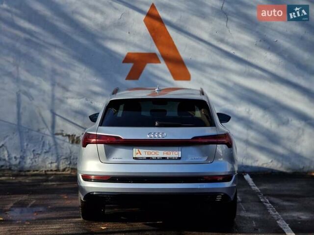 Серый Ауди E-Tron, объемом двигателя 0 л и пробегом 12 тыс. км за 31990 $, фото 34 на Automoto.ua
