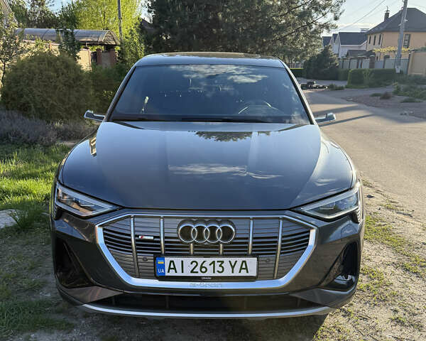 Ауді E-Tron 2020 у Києві на Automoto.ua Сірий Ауді E-Tron, об'ємом двигуна 0 л та пробігом 51 тис. км за 32000 $, фото 3 на Automoto.ua
