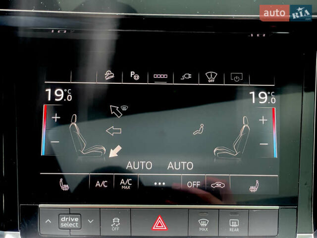 Серый Ауди E-Tron, объемом двигателя 0 л и пробегом 90 тыс. км за 34490 $, фото 28 на Automoto.ua