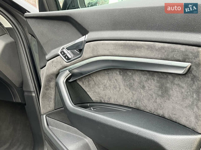 Сірий Ауді E-Tron, об'ємом двигуна 0 л та пробігом 143 тис. км за 30800 $, фото 21 на Automoto.ua