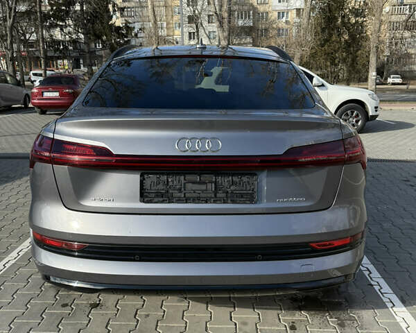 Серый Ауди E-Tron, объемом двигателя 0 л и пробегом 145 тыс. км за 37500 $, фото 16 на Automoto.ua