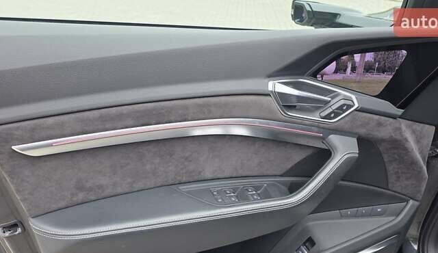 Серый Ауди E-Tron, объемом двигателя 0 л и пробегом 112 тыс. км за 29800 $, фото 21 на Automoto.ua