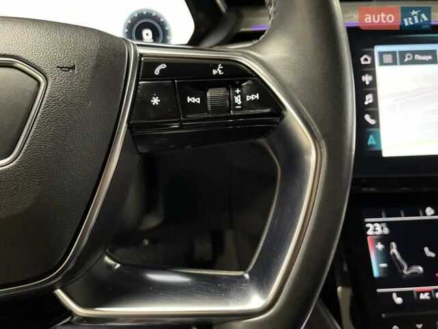 Серый Ауди E-Tron, объемом двигателя 0 л и пробегом 120 тыс. км за 28700 $, фото 53 на Automoto.ua
