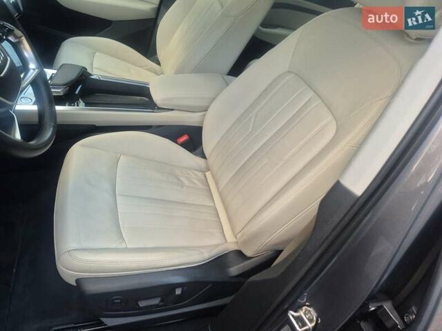 Ауди E-Tron 2020 в Хмельницком на Automoto.ua Серый Ауди E-Tron, объемом двигателя 0 л и пробегом 146 тыс. км за 22700 $, фото 42 на Automoto.ua