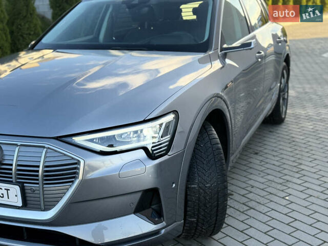 Серый Ауди E-Tron, объемом двигателя 0 л и пробегом 121 тыс. км за 27699 $, фото 10 на Automoto.ua