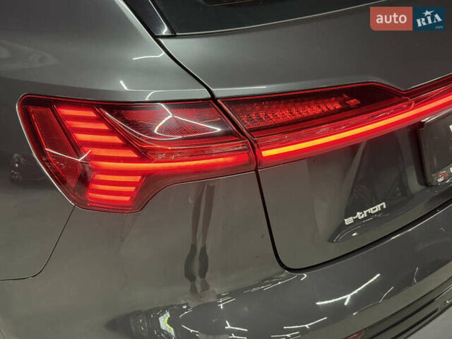 Серый Ауди E-Tron, объемом двигателя 0 л и пробегом 207 тыс. км за 20000 $, фото 17 на Automoto.ua