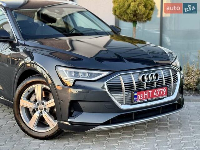 Серый Ауди E-Tron, объемом двигателя 0 л и пробегом 97 тыс. км за 21900 $, фото 1 на Automoto.ua