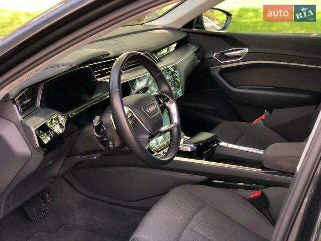 Серый Ауди E-Tron, объемом двигателя 0 л и пробегом 148 тыс. км за 25750 $, фото 16 на Automoto.ua