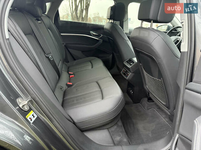 Сірий Ауді E-Tron, об'ємом двигуна 0 л та пробігом 53 тис. км за 34000 $, фото 30 на Automoto.ua