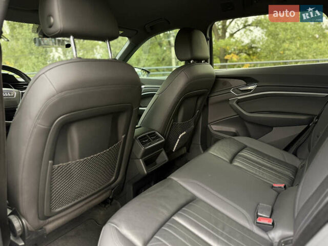 Ауді E-Tron 2020 у Дніпро (Дніпропетровську) на Automoto.ua Сірий Ауді E-Tron, об'ємом двигуна 0 л та пробігом 113 тис. км за 26900 $, фото 11 на Automoto.ua