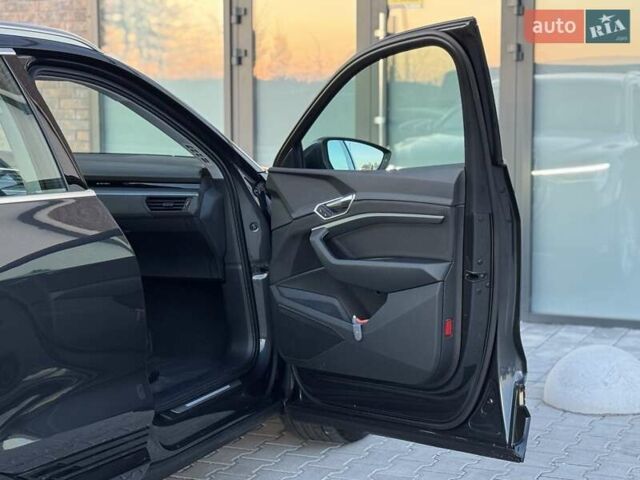 Серый Ауди E-Tron, объемом двигателя 0 л и пробегом 97 тыс. км за 21900 $, фото 57 на Automoto.ua