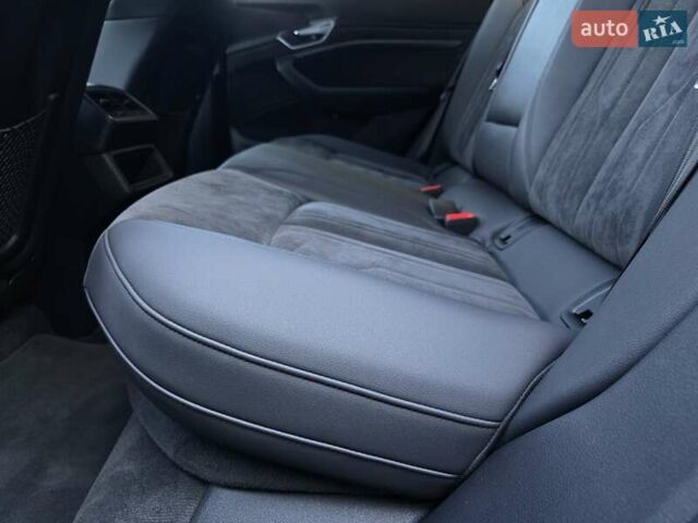 Серый Ауди E-Tron, объемом двигателя 0 л и пробегом 99 тыс. км за 31990 $, фото 91 на Automoto.ua