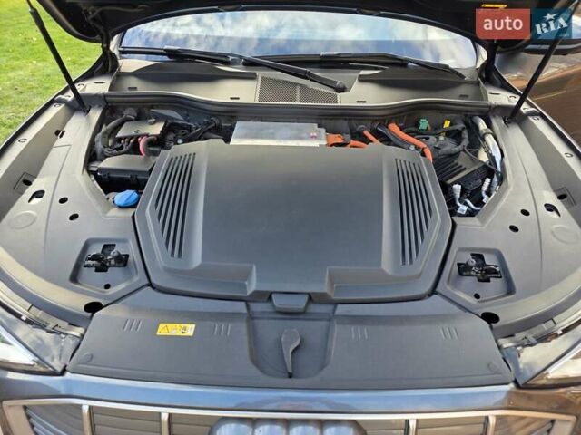 Серый Ауди E-Tron, объемом двигателя 0 л и пробегом 158 тыс. км за 27900 $, фото 27 на Automoto.ua