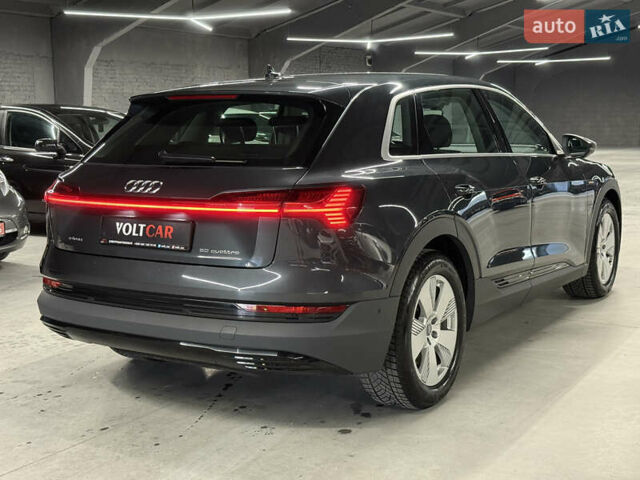 Серый Ауди E-Tron, объемом двигателя 0 л и пробегом 207 тыс. км за 20000 $, фото 35 на Automoto.ua