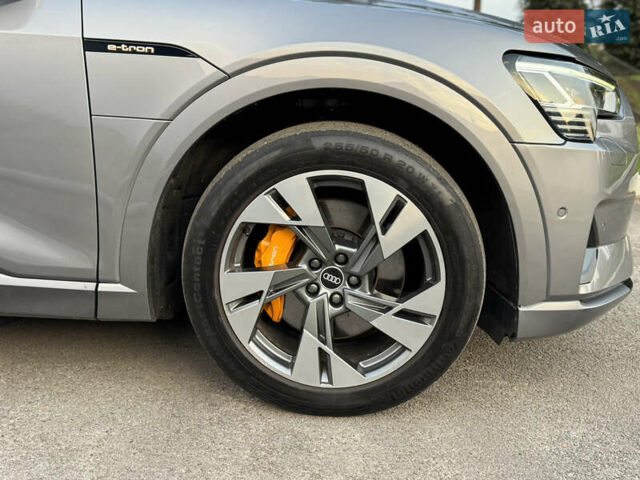 Сірий Ауді E-Tron, об'ємом двигуна 0 л та пробігом 180 тис. км за 21500 $, фото 16 на Automoto.ua