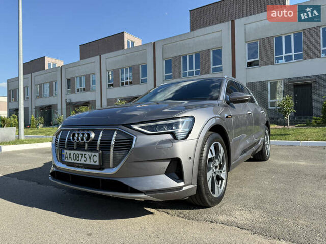 Сірий Ауді E-Tron, об'ємом двигуна 0 л та пробігом 65 тис. км за 39990 $, фото 3 на Automoto.ua