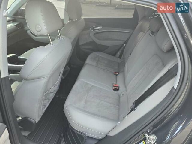 Ауди E-Tron 2020 в Днепре (Днепропетровске) на Automoto.ua Серый Ауди E-Tron, объемом двигателя 0 л и пробегом 90 тыс. км за 37777 $, фото 4 на Automoto.ua