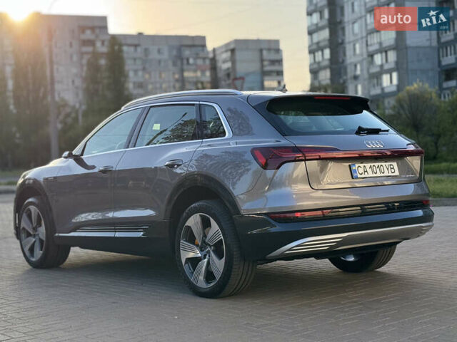 Серый Ауди E-Tron, объемом двигателя 0 л и пробегом 65 тыс. км за 35500 $, фото 6 на Automoto.ua
