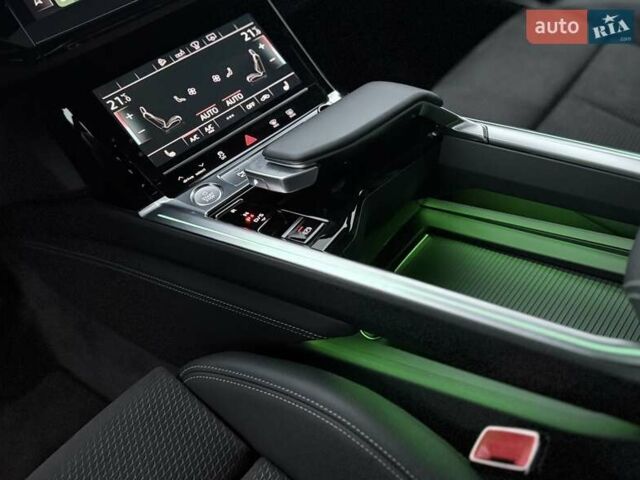 Серый Ауди E-Tron, объемом двигателя 0 л и пробегом 29 тыс. км за 38300 $, фото 18 на Automoto.ua