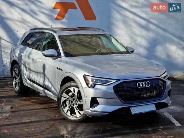 Серый Ауди E-Tron, объемом двигателя 0 л и пробегом 12 тыс. км за 31990 $, фото 14 на Automoto.ua